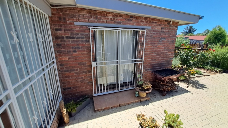 2 Bedroom Property for Sale in Pellissier Free State